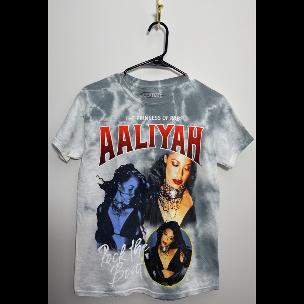❤️🖤F21 Aaliyah tie-dye graphic tee💙